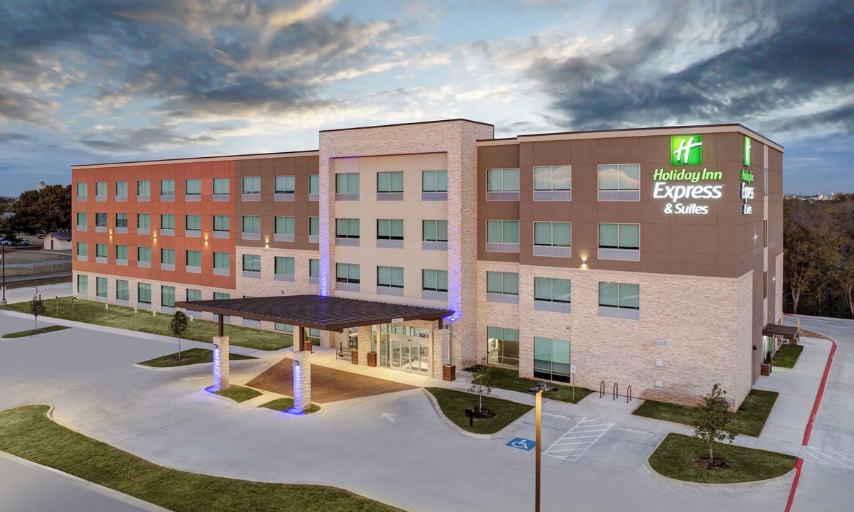 Del Valle Hotel | Holiday Inn Express & Suites Austin Airport East by IHG