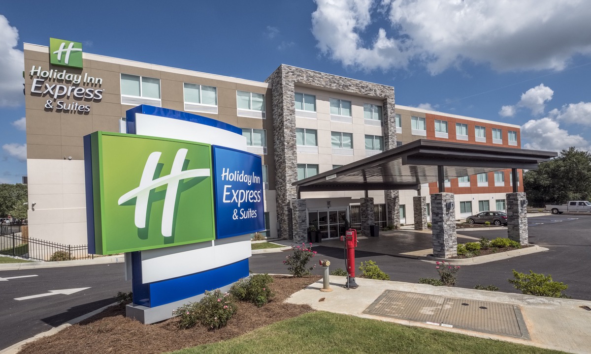 Commerce Hotel | Holiday Inn Express & Suites Commerce, an Ihg Hotel