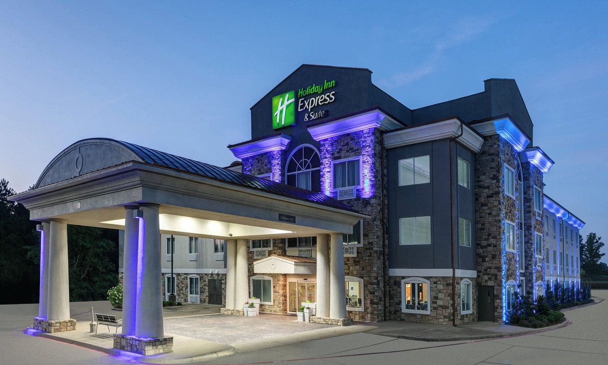 Marshall Hotel | Holiday Inn Express & Suites Marshall by IHG