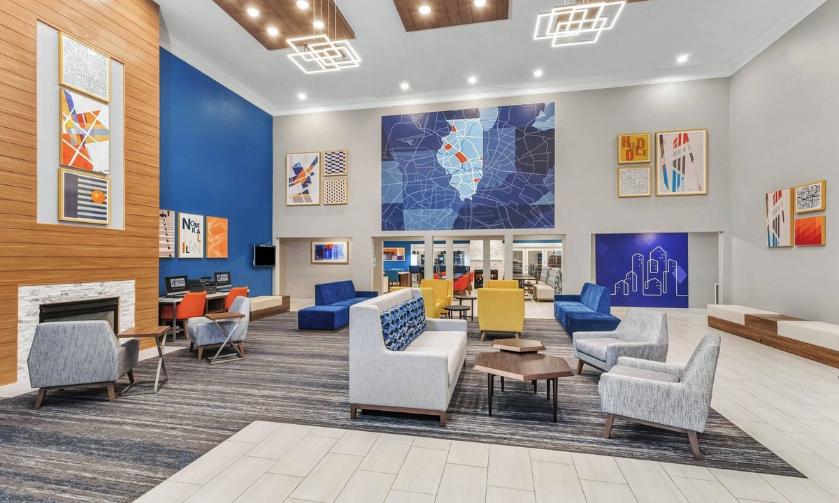 Normal Hotel | Holiday Inn Express & Suites Bloomington - Normal by IHG