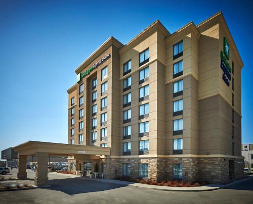 Timmins Hotel | Holiday Inn Express & Suites Timmins by IHG
