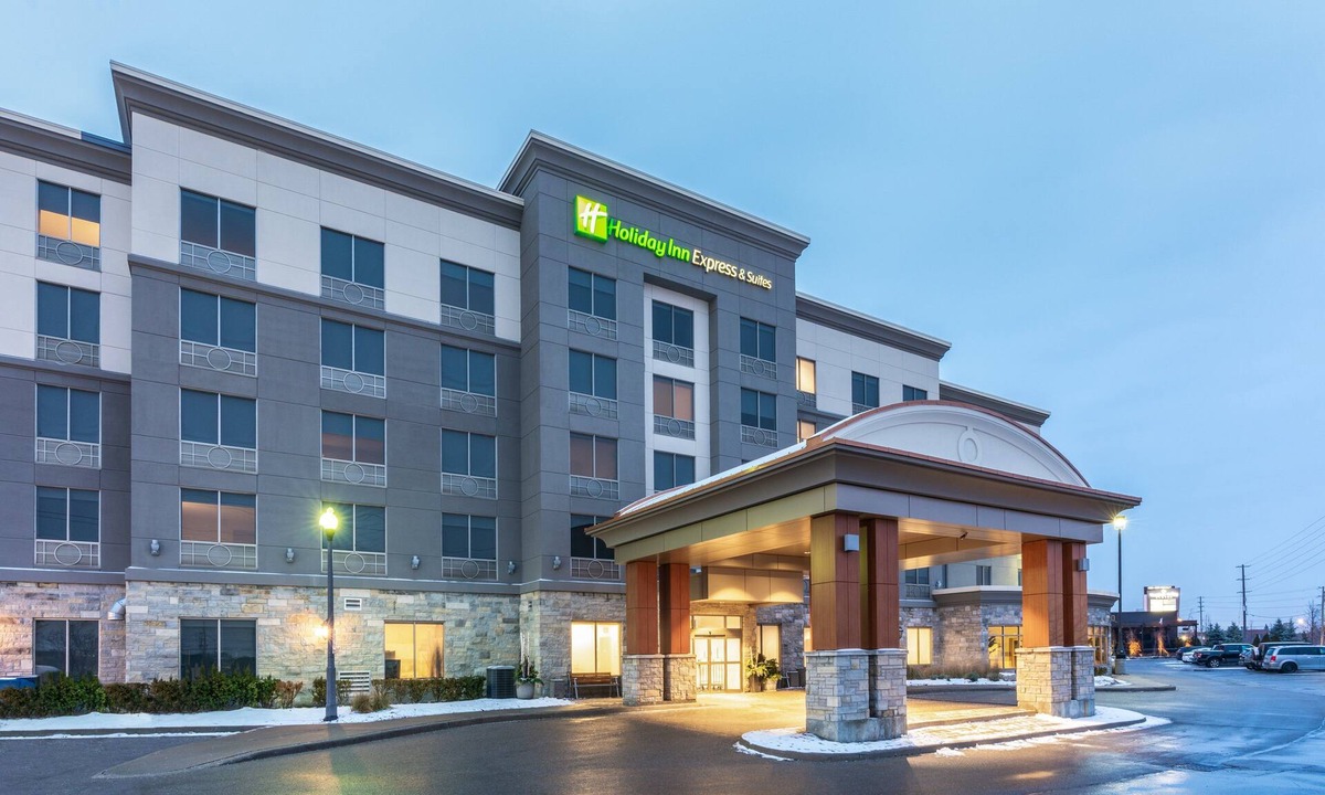 Vaughan Hotel | Holiday Inn Express & Suites Vaughan-Southwest by IHG
