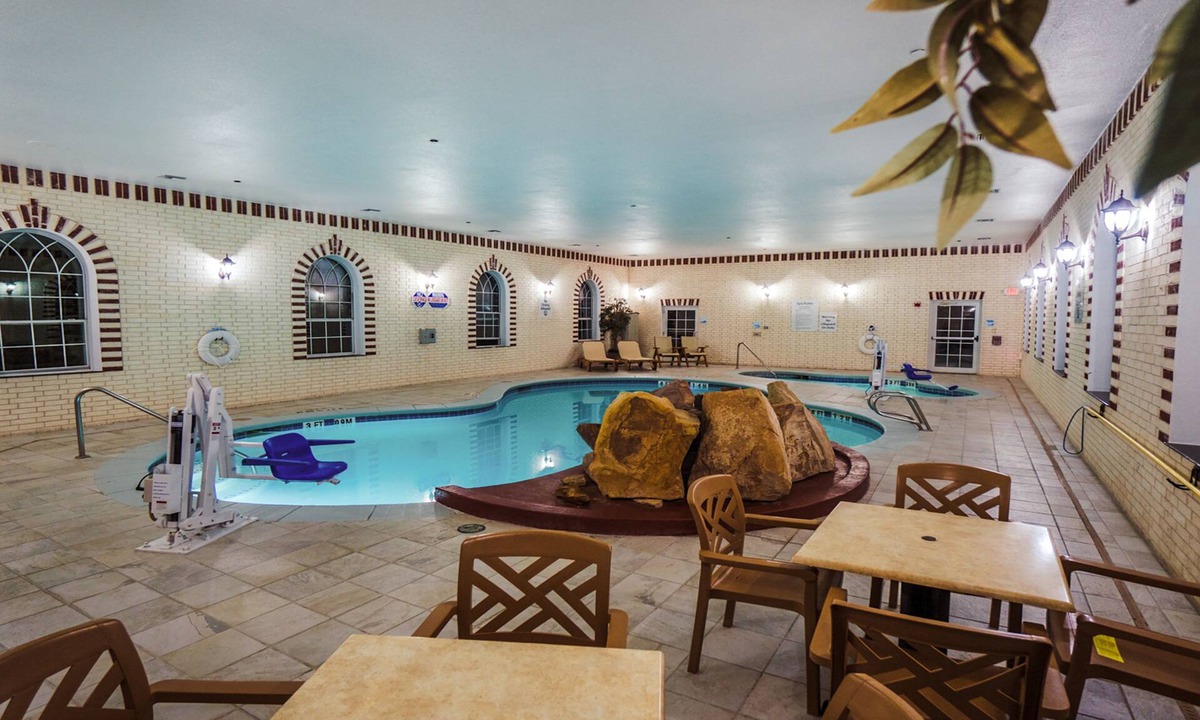 Pampa Hotel | Holiday Inn Express & Suites Pampa by IHG