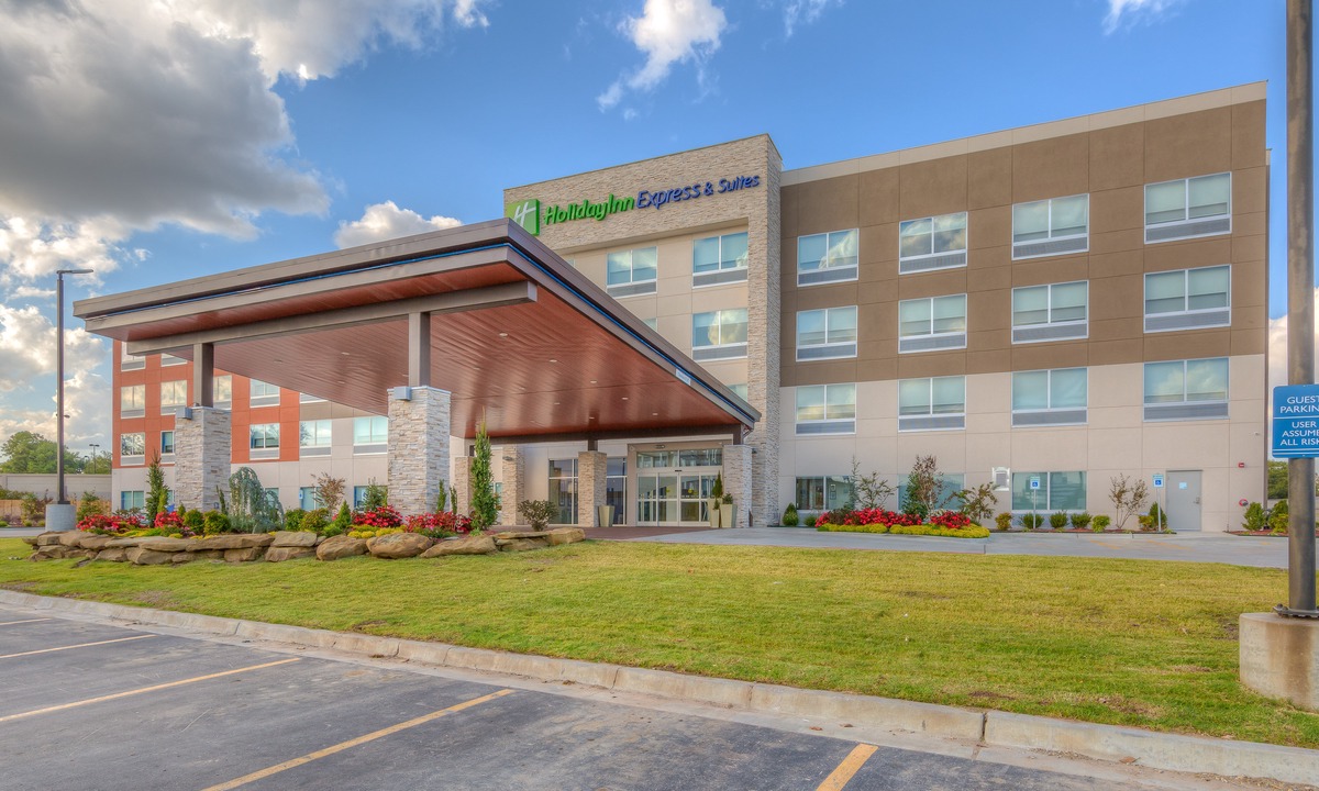 Tulsa Hotel | Holiday Inn Express & Suites Tulsa Midtown, an Ihg Hotel