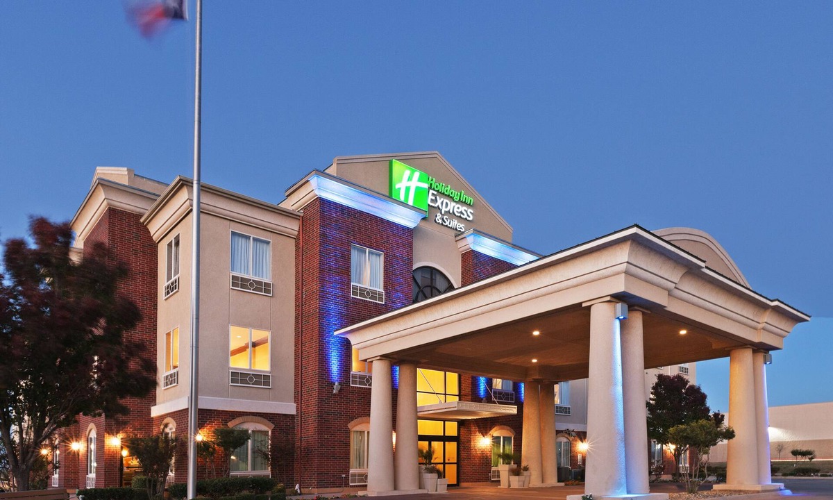 Abilene Hotel | Holiday Inn Express & Suites by IHG
