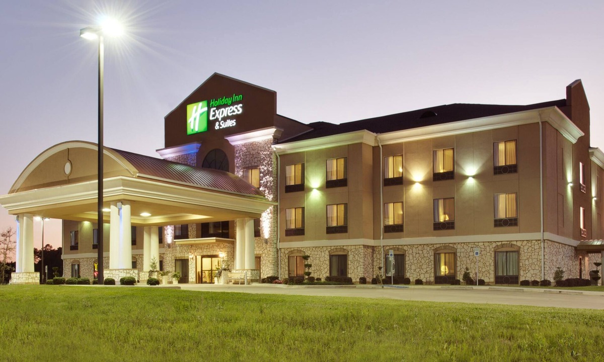 Center Hotel | Holiday Inn Express & Suites Center by IHG