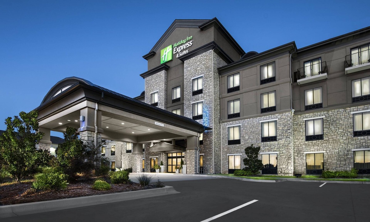 Conway Hotel | Holiday Inn Express & Suites Conway by IHG