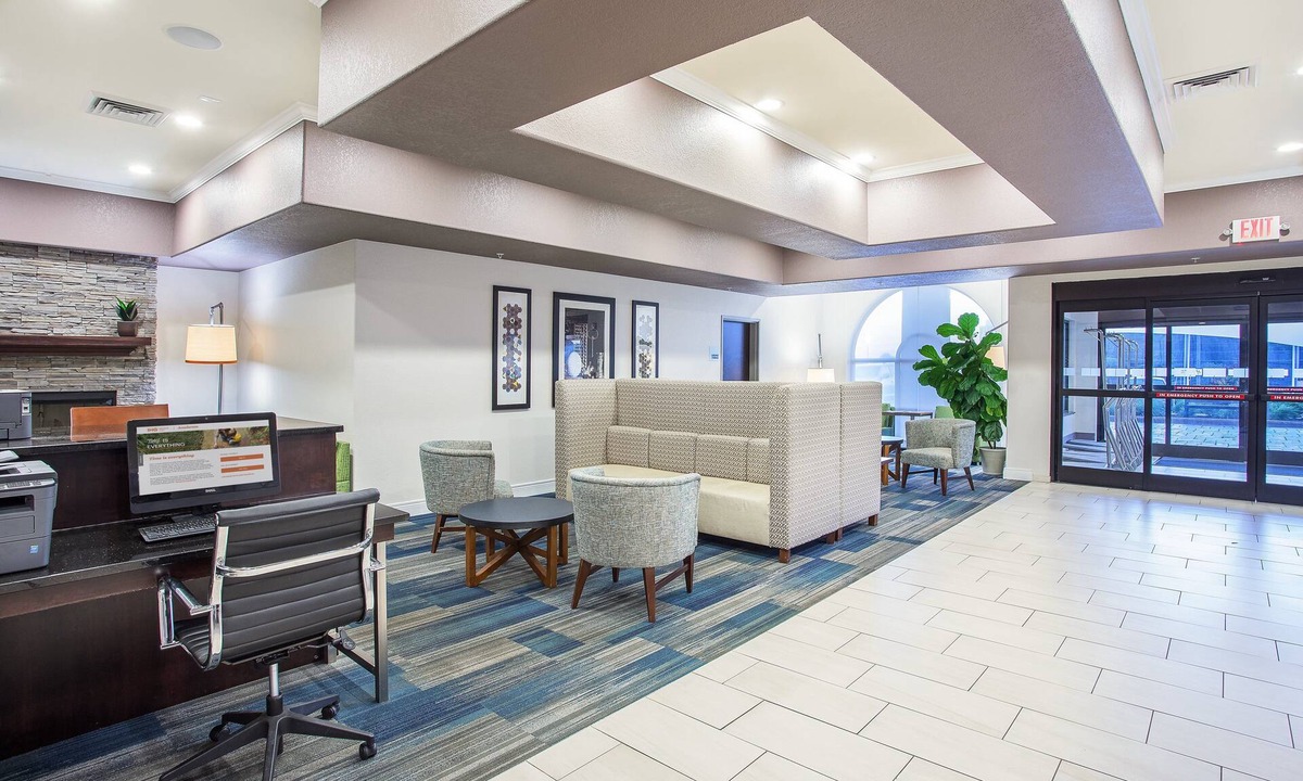 Glasgow Hotel | Holiday Inn Express & Suites Glasgow by IHG