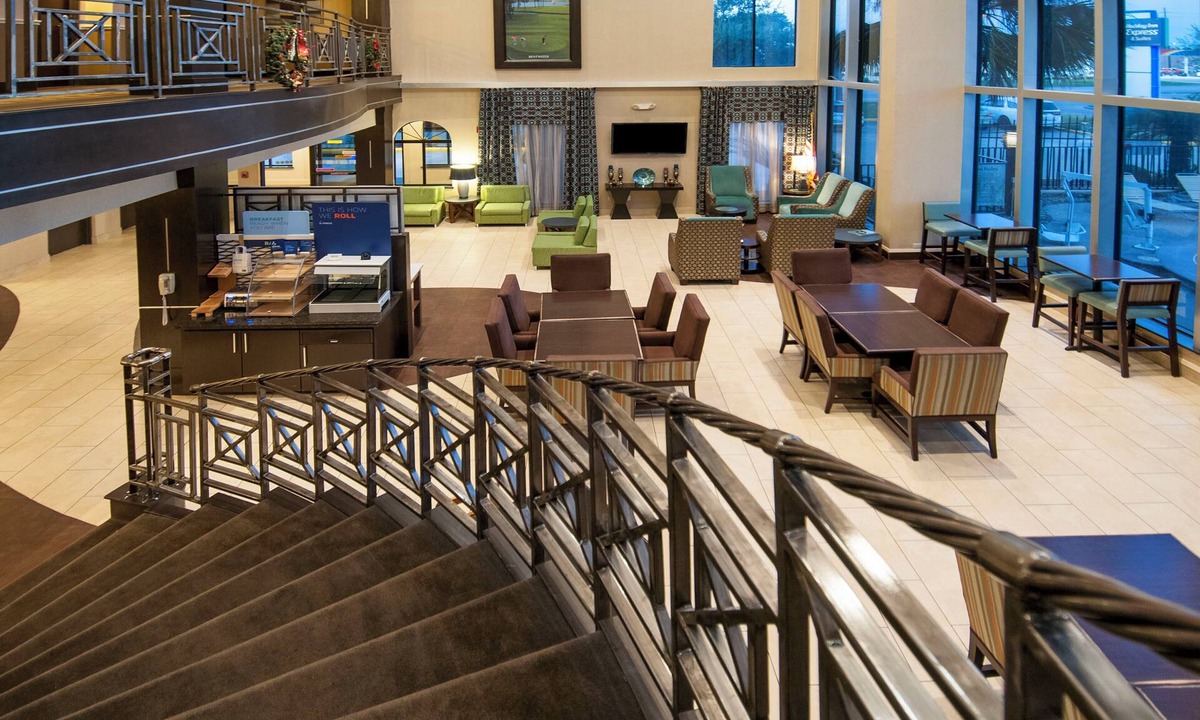 Houston Hotel | Holiday Inn Express & Suites Houston North Intercontinental by IHG