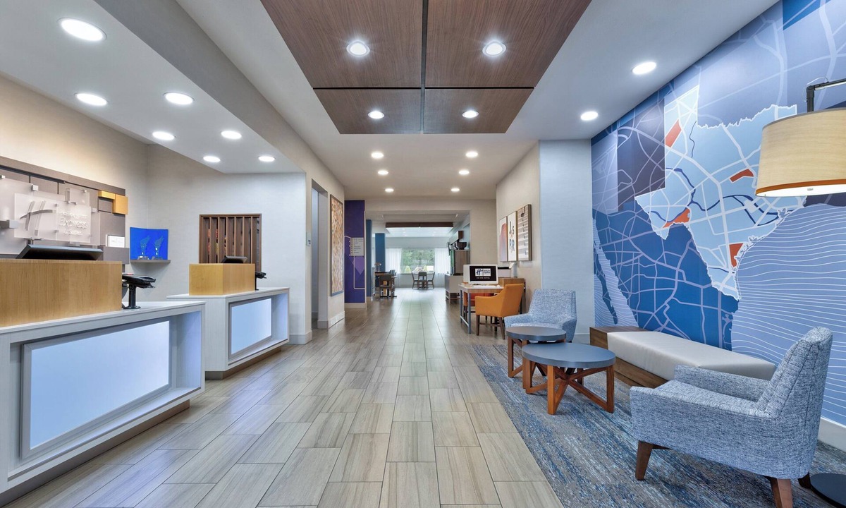 Jasper Hotel | Holiday Inn Express Suites Jasper by IHG