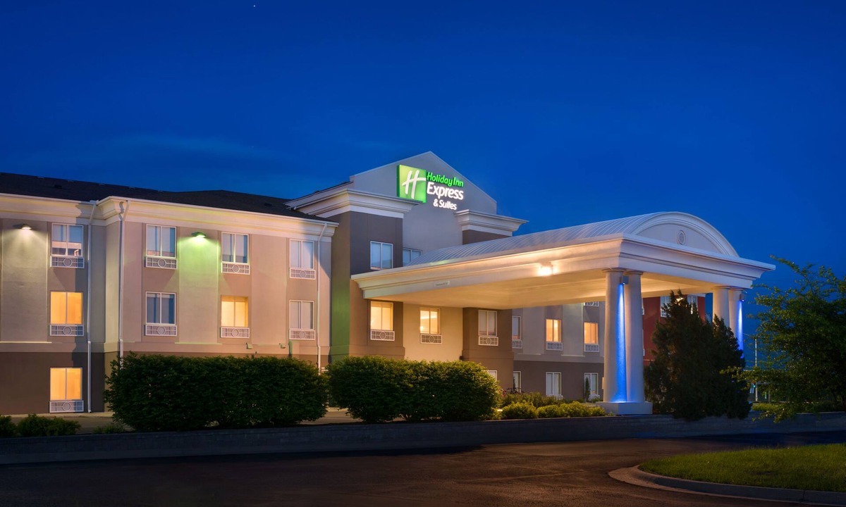 Lawrence Hotel | Holiday Inn Express & Suites Lawrence by IHG