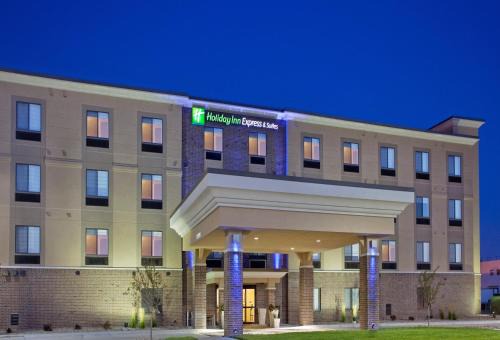 Highlands Hotel | Holiday Inn Express & Suites Lincoln Airport by IHG