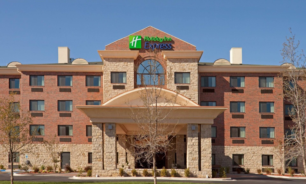 Lubbock Hotel | Holiday Inn Express & Suites Lubbock West by IHG