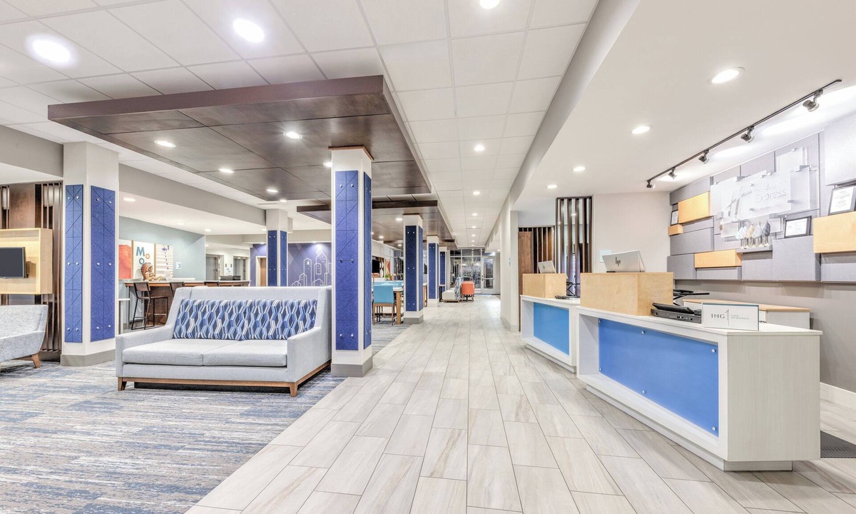Moore Hotel | Holiday Inn Express & Suites Moore by IHG