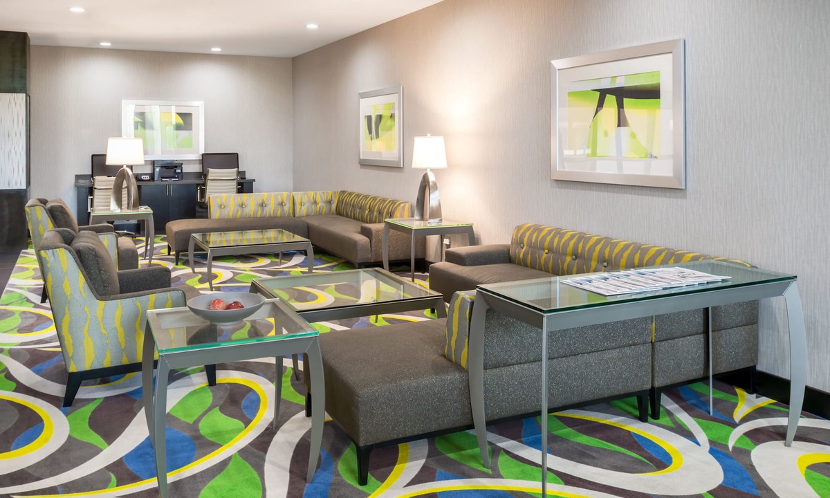 Norman Hotel | Holiday Inn Express & Suites Norman by IHG