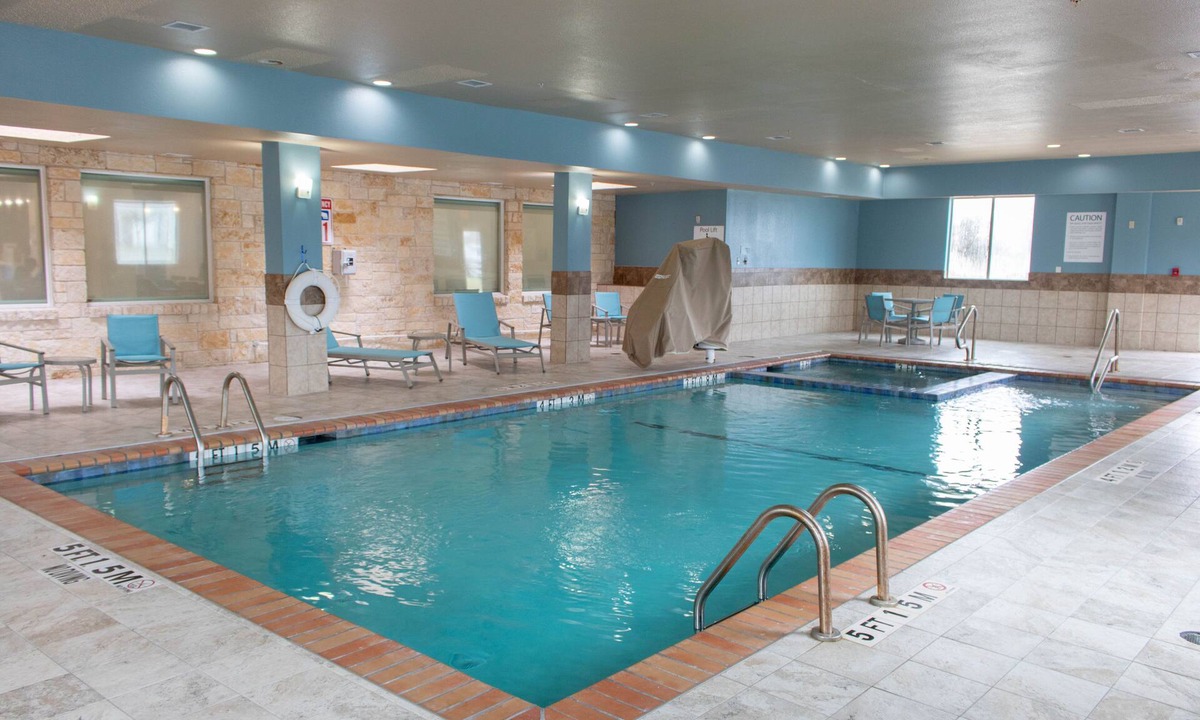 Temple Hotel | Holiday Inn Express & Suites Temple - Medical Center Area by IHG