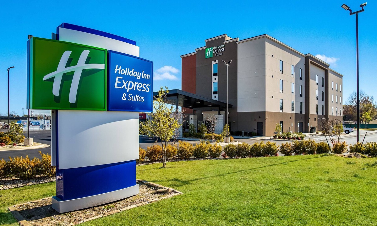 Tulsa Hotel | Holiday Inn Express & Suites Tulsa East - Catoosa by IHG