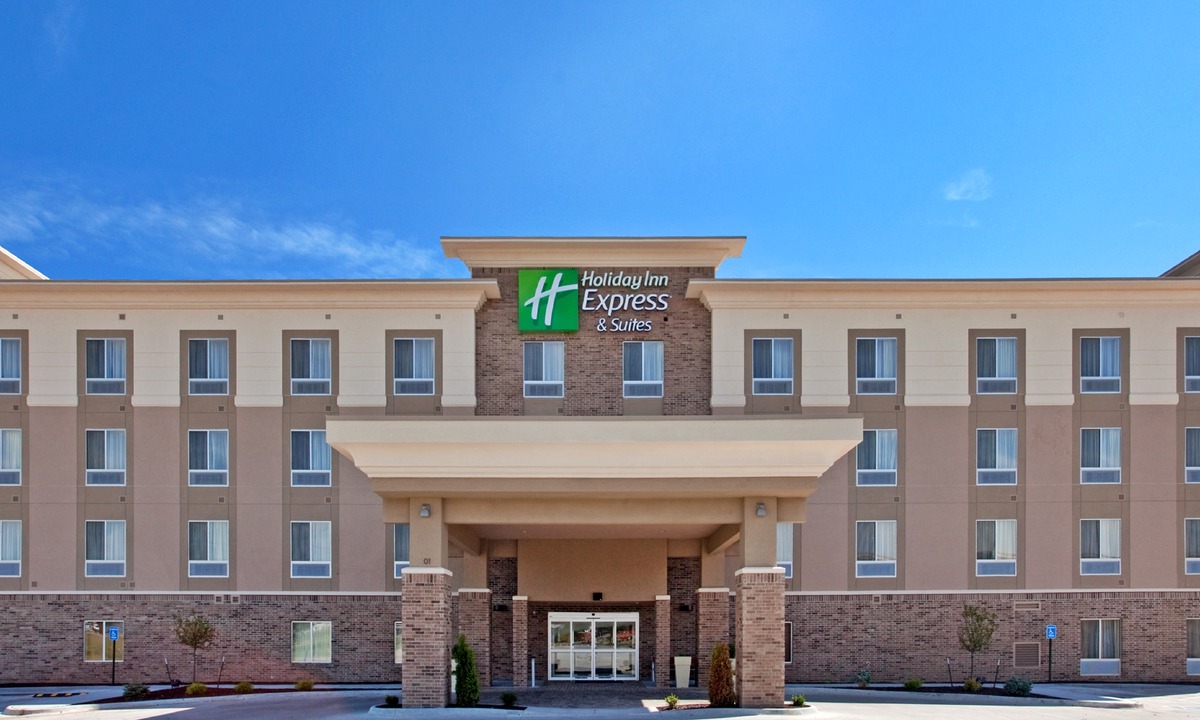 Topeka Hotel | Holiday Inn Express Topeka North, an Ihg Hotel