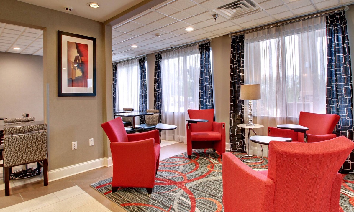 Hurricane Mills Hotel | Holiday Inn Express Hurricane by IHG