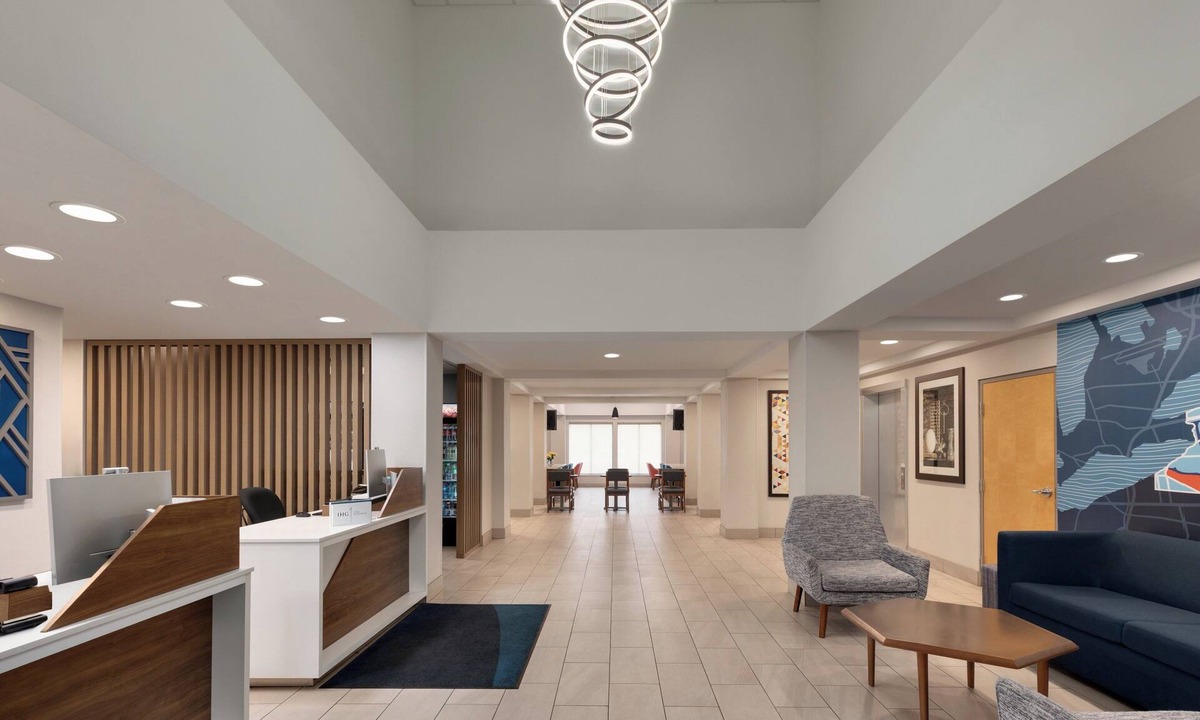 North Syracuse Hotel | Holiday Inn Express Syracuse Airport by IHG