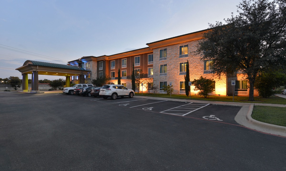 Sunset Valley Hotel | Holiday Inn Express Hotel & Suites Austin SW - Sunset Valley, an Ihg Hotel