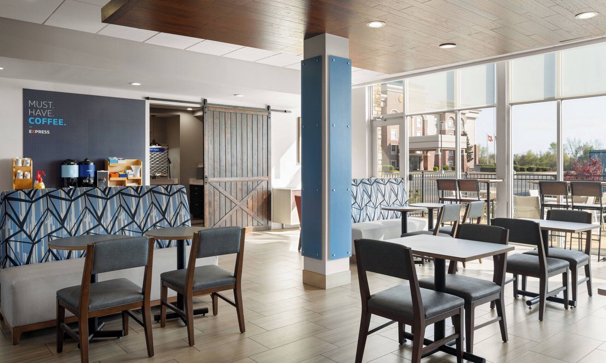 West Memphis Hotel | Holiday Inn Express and Suites West Memphis by IHG