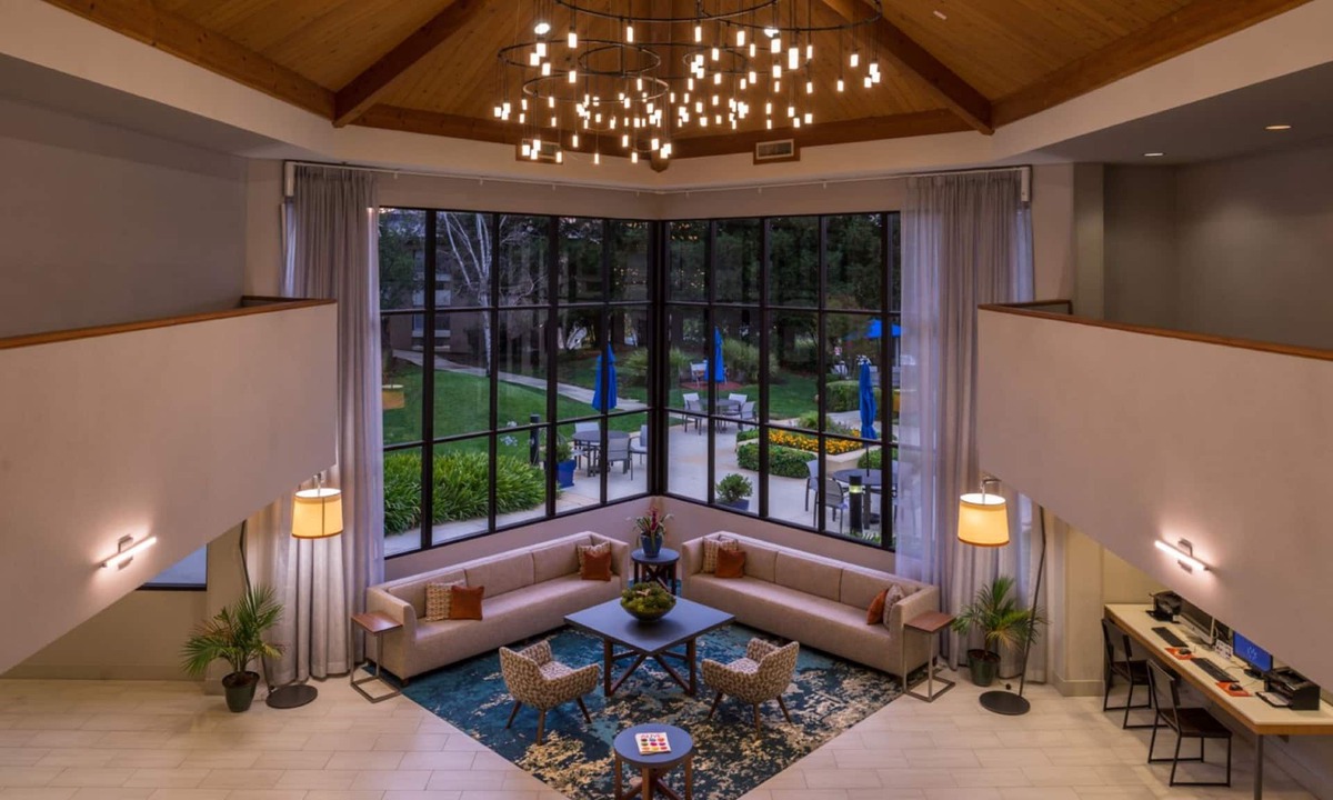 Walnut Creek Hotel | Holiday Inn Express Walnut Creek by IHG