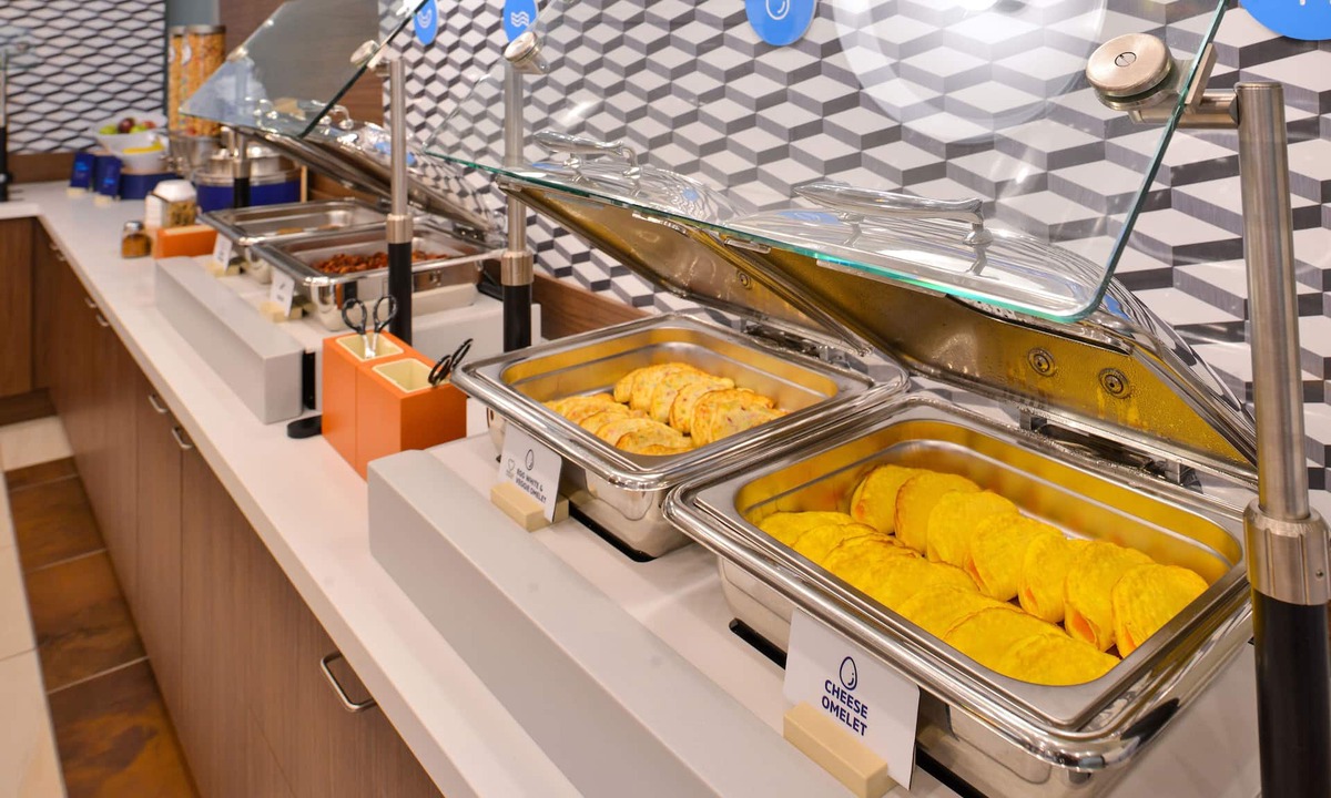 Waldorf Hotel | Holiday Inn Express Waldorf by IHG