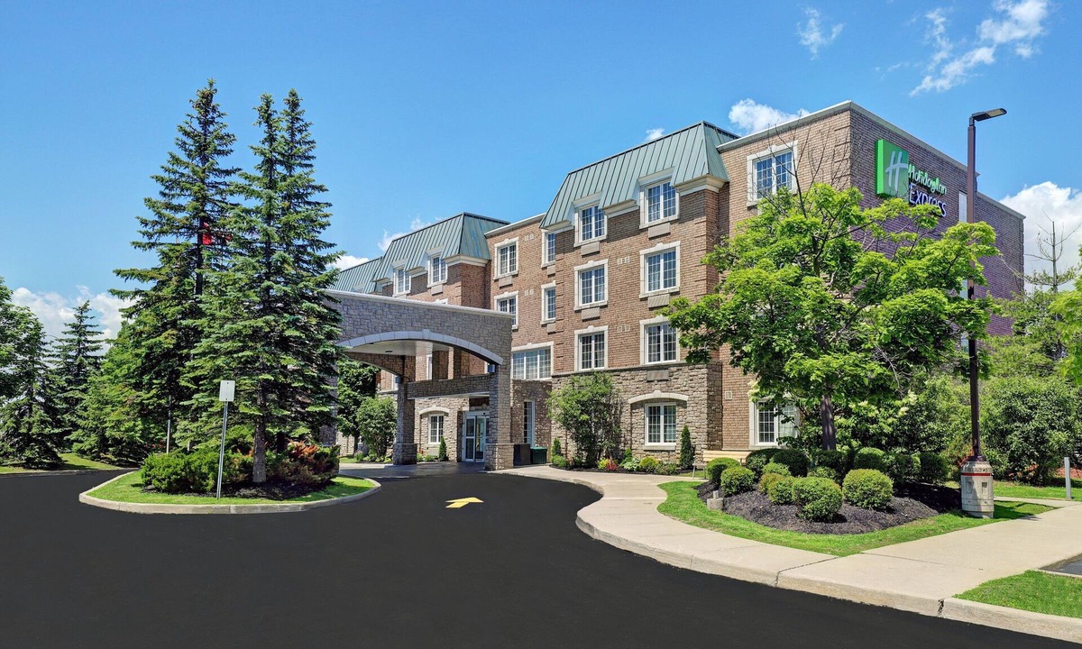 Whitby Hotel | Holiday Inn Express Whitby by IHG