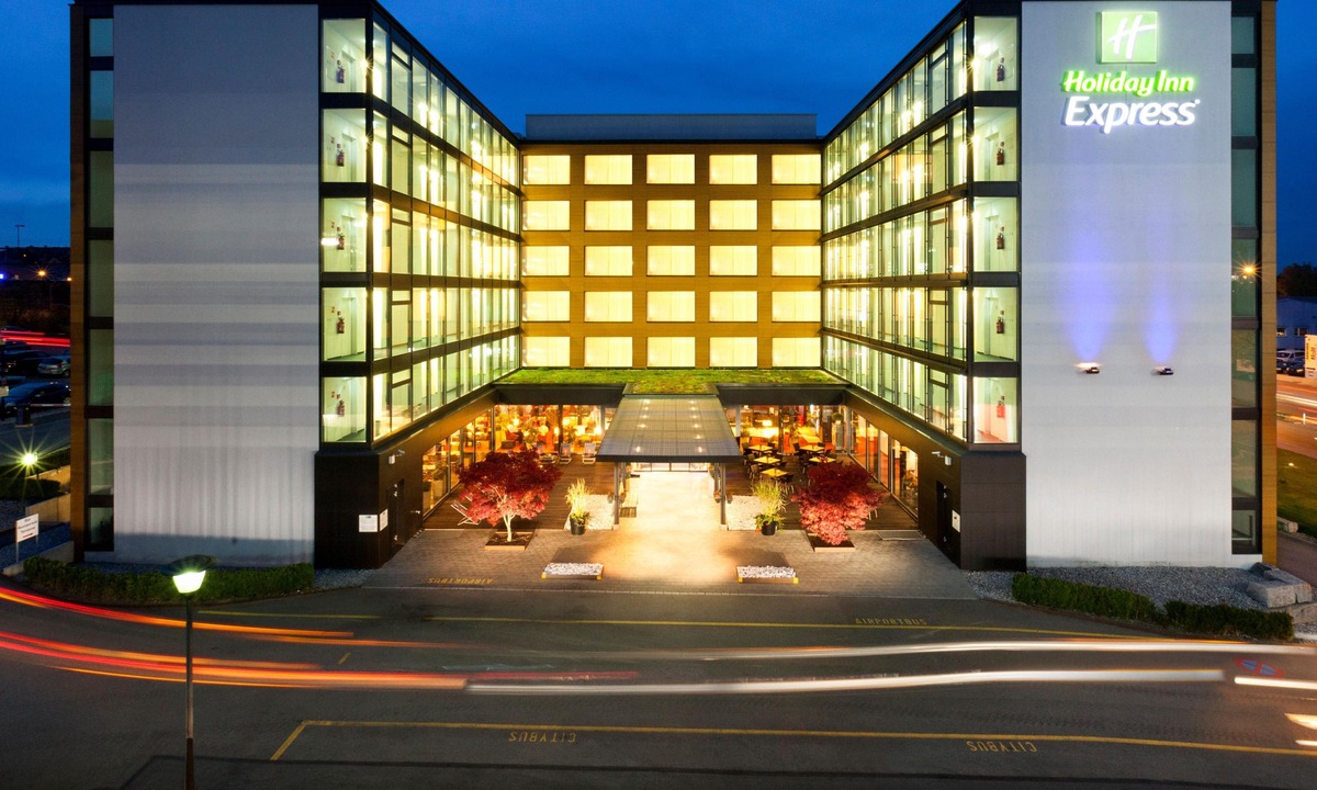Ruemlang Hotel | Holiday Inn Express Zurich Airport, an Ihg Hotel