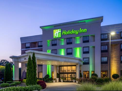Greensboro Hotel | Holiday Inn Greensboro Coliseum by IHG