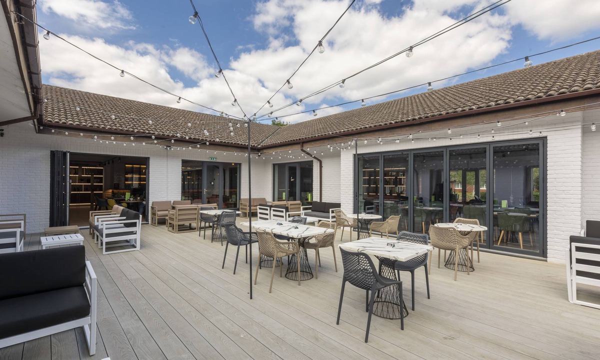 Guildford Hotel | Holiday Inn Guildford by IHG