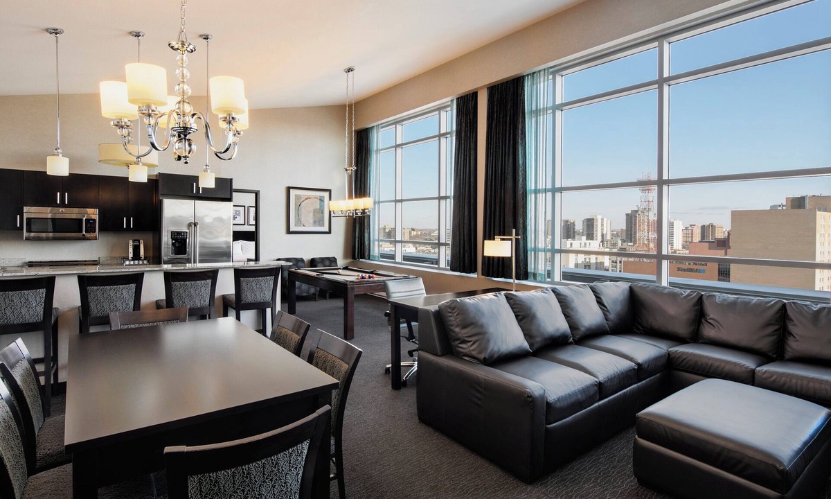 Saskatoon Downtown Hotel | Holiday Inn Hotel & Suites Saskatoon Downtown by IHG