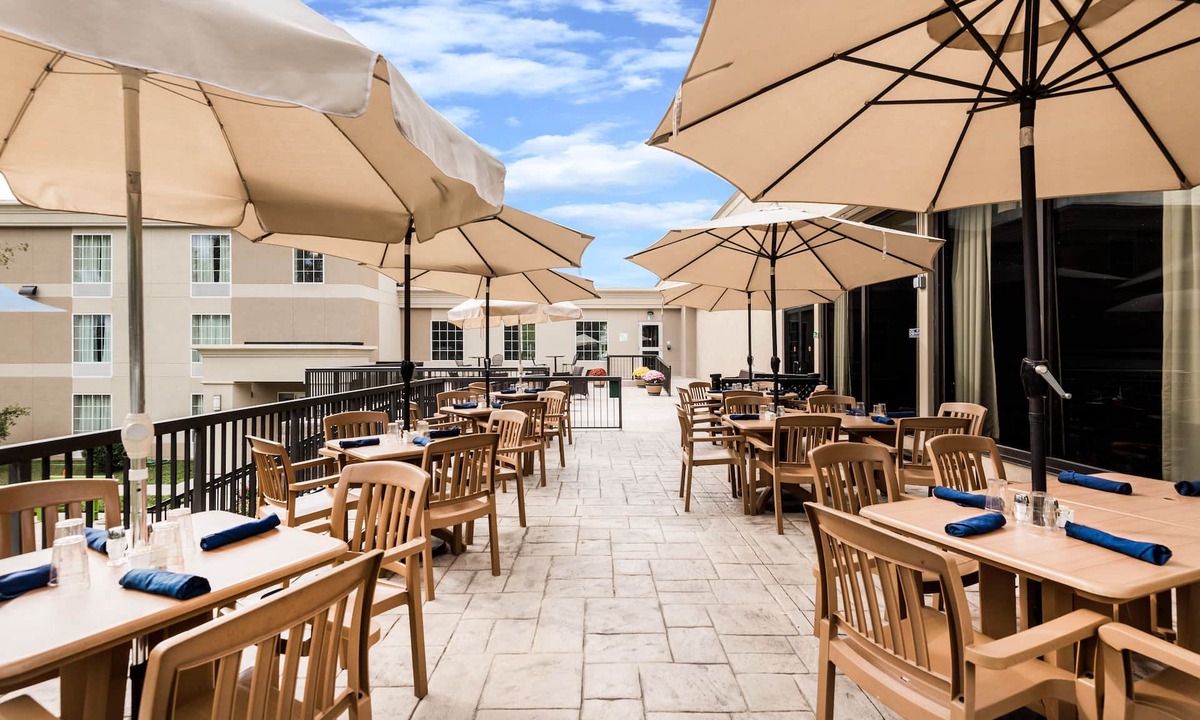 Johnstown Hotel | Holiday Inn Johnstown-Gloversville by IHG