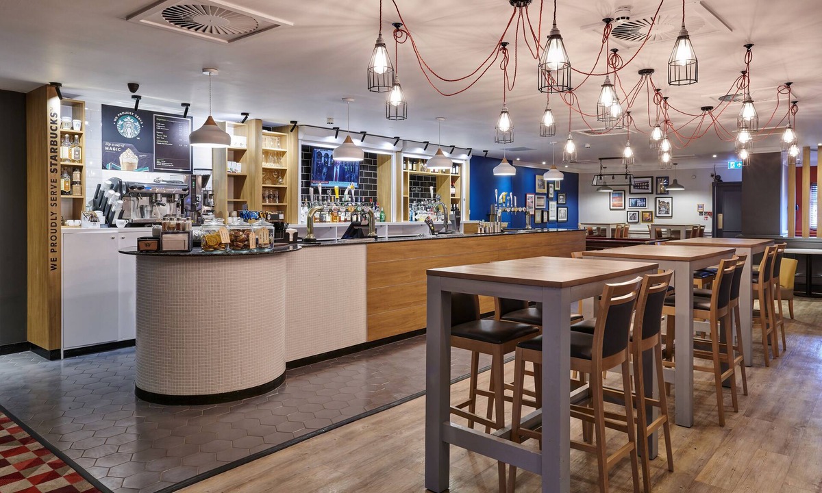 Garforth Hotel | Holiday Inn Leeds Garforth by IHG