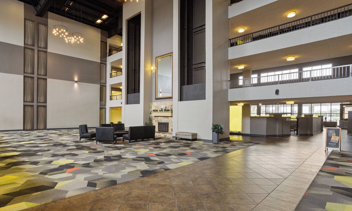 Morgantown Hotel | Holiday Inn Morgantown - Reading Area by IHG
