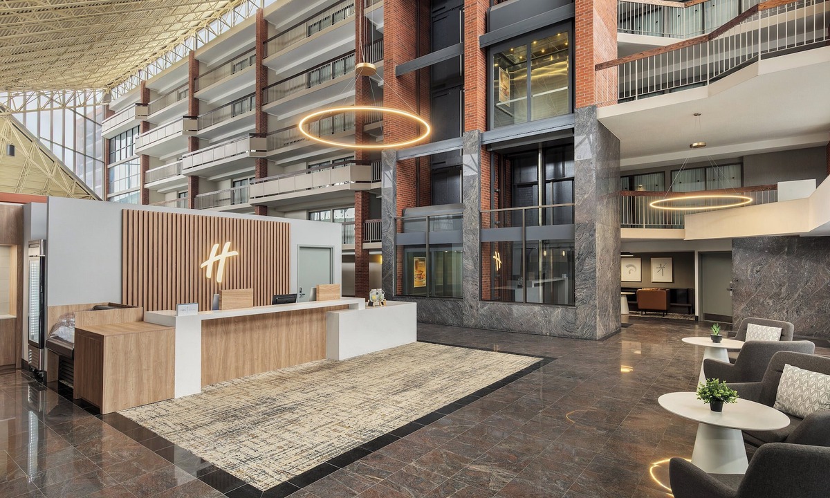Oakville Hotel | Holiday Inn Oakville Centre by IHG
