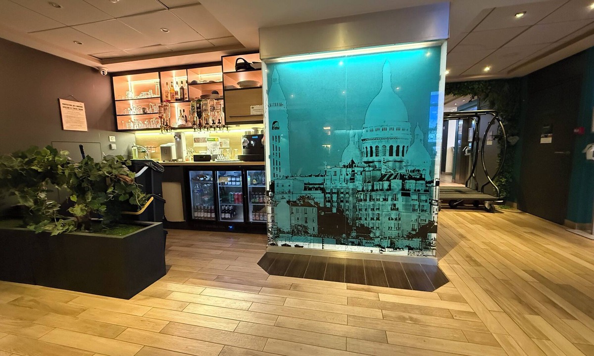 Quartier des Grandes-Carrieres Hotel | Holiday Inn Paris - Montmartre by IHG