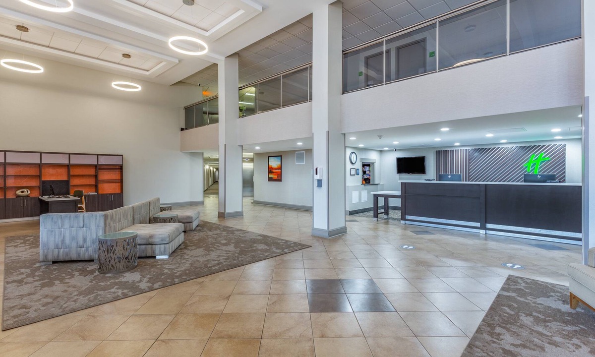 Rockford Hotel | Holiday Inn Rockford by IHG