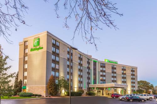 Rockford Hotel | Holiday Inn Rockford I-90&Rt 20 State St by IHG