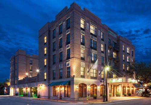 Yamacraw Village Hotel | Holiday Inn Savannah Historic District by IHG
