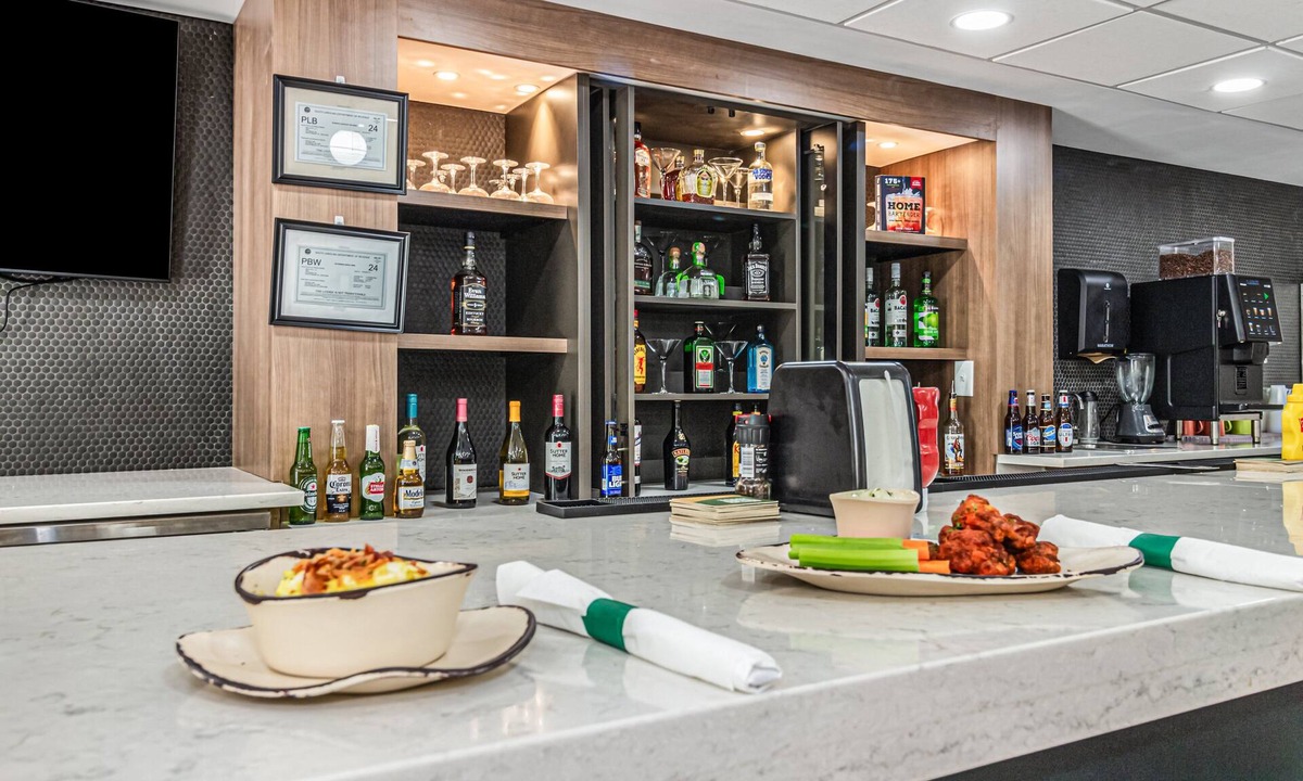 Arcadia Hotel | Holiday Inn Spartanburg Northwest by IHG