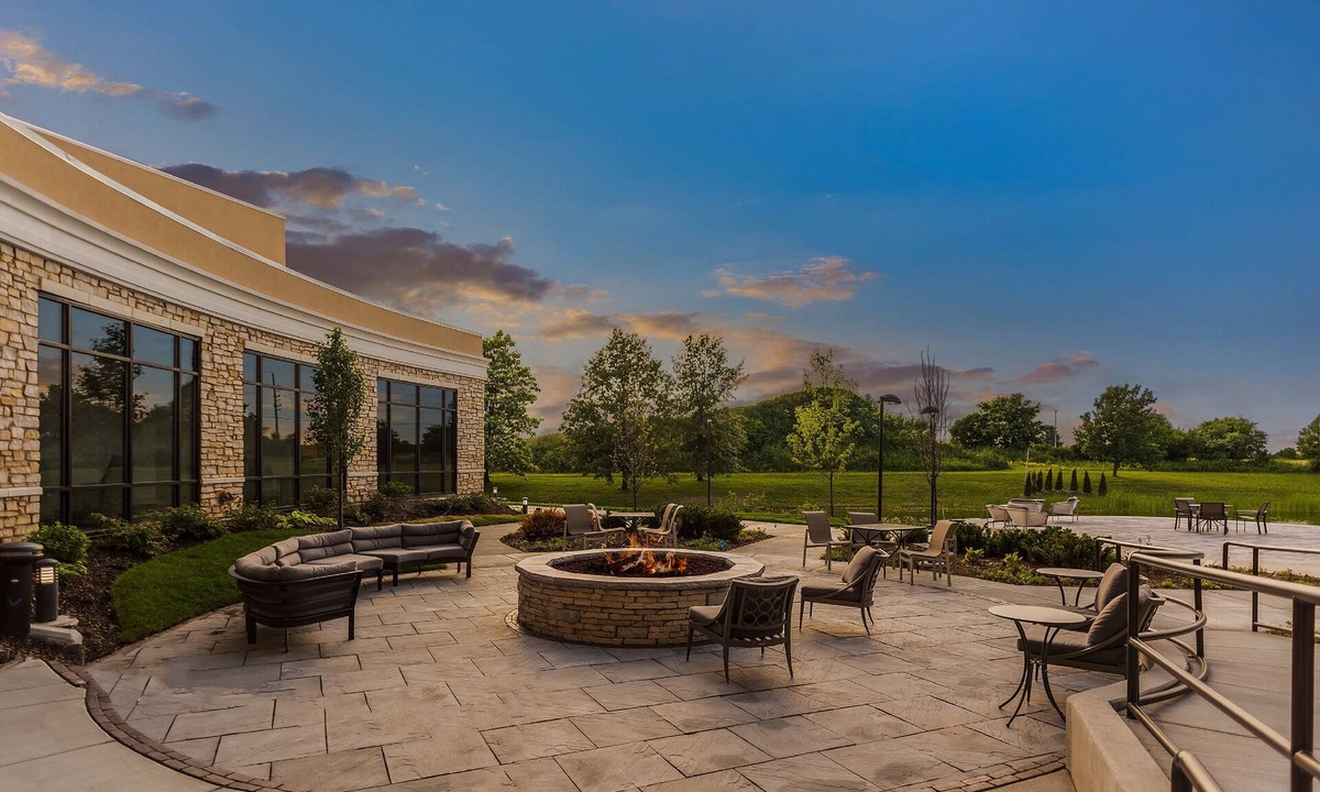 Joliet Hotel | Holiday Inn & Suites - Joliet Southwest by IHG