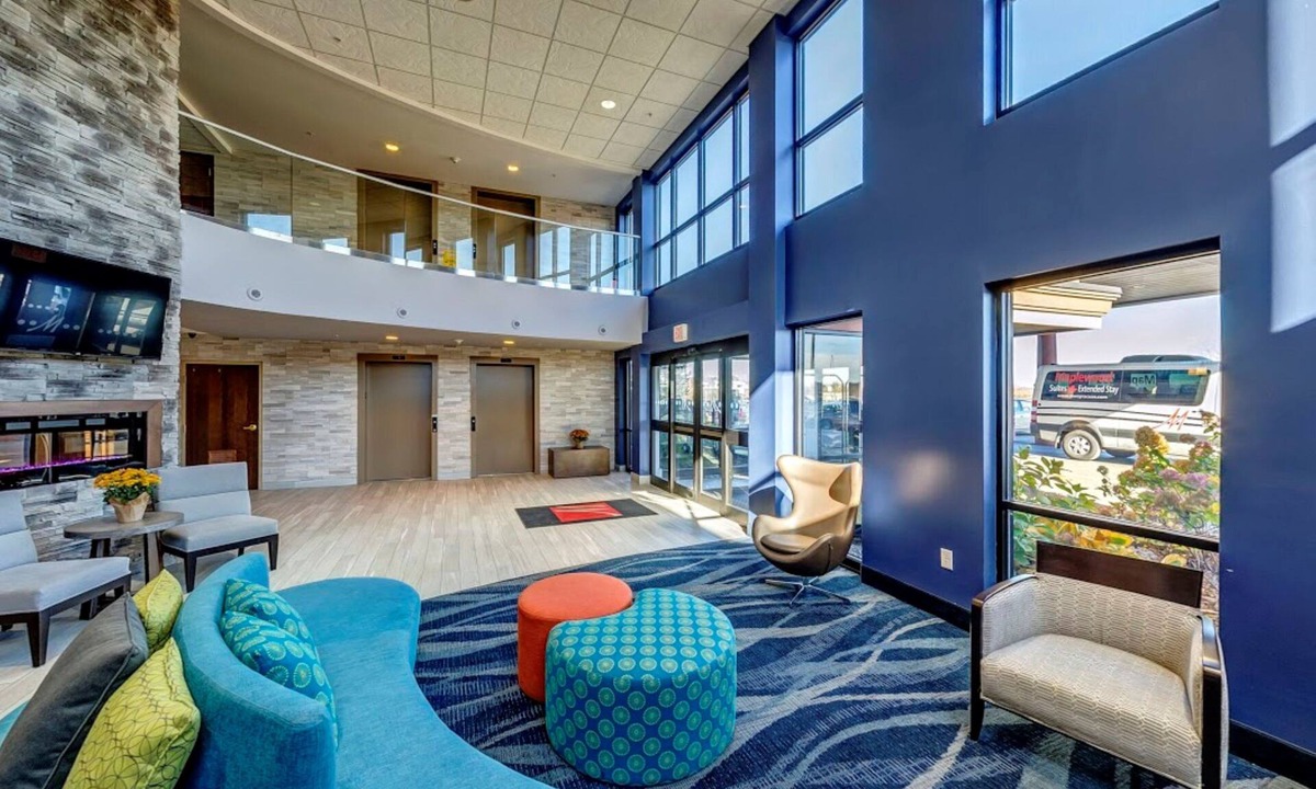 Syracuse Hotel | Holiday Inn & Suites Syracuse Airport - Liverpool by IHG