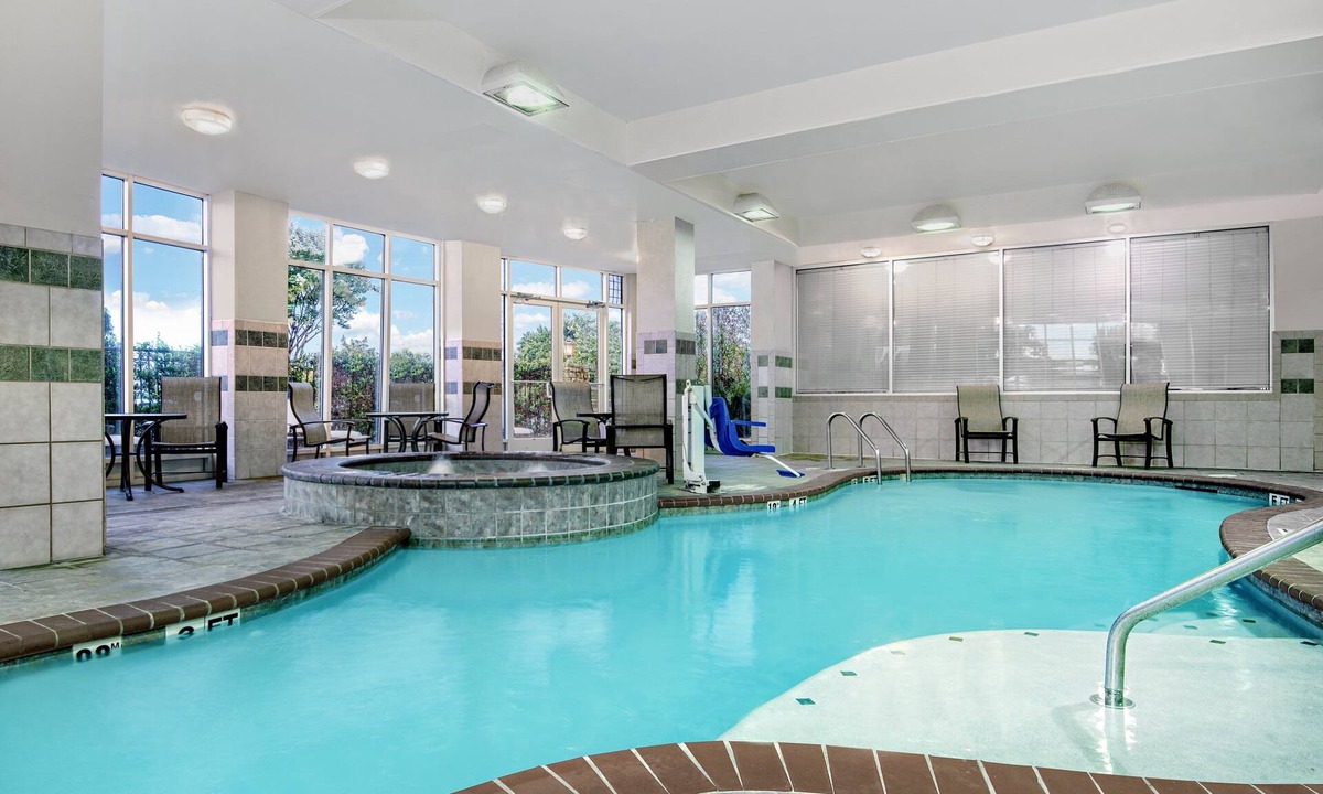College Station Hotel | Holiday Inn & Suites College Station - Aggieland by IHG