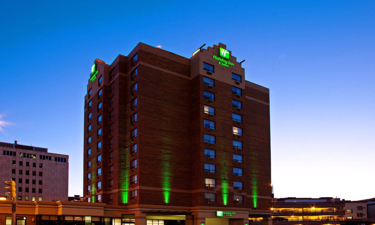 Downtown Winnipeg Hotel | Holiday Inn & Suites Winnipeg Downtown by IHG