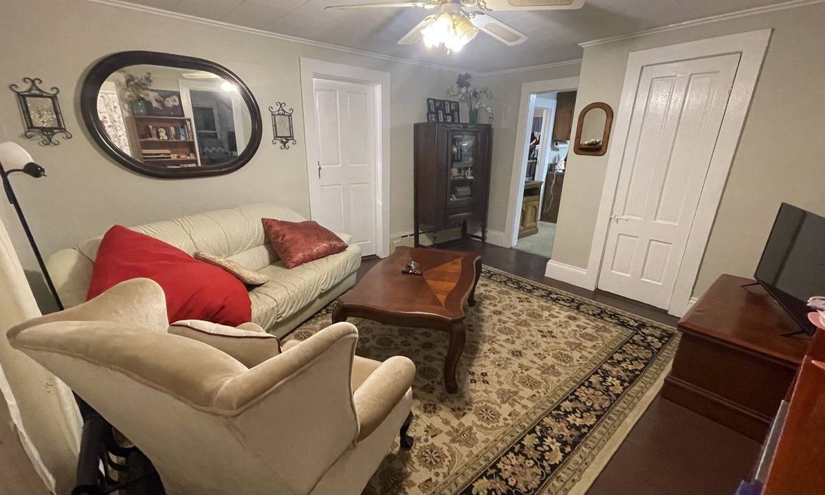 South Willington Apartment | Holiday lodging by Uconn - pet friendly