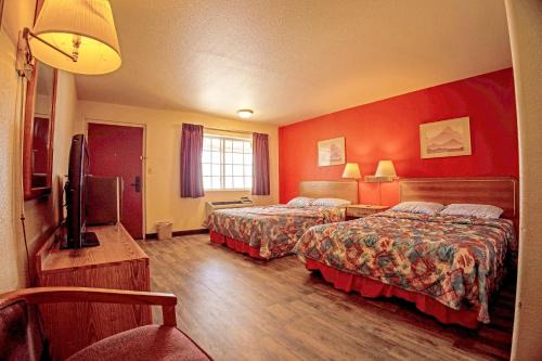 Lordsburg Hotel | Holiday Motel Lordsburg I-10