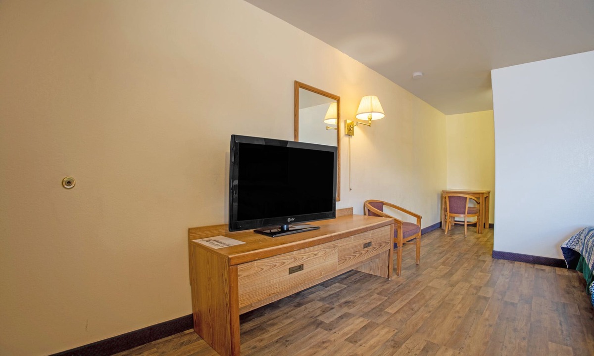 Lordsburg Hotel | Holiday Motel Lordsburg I-10