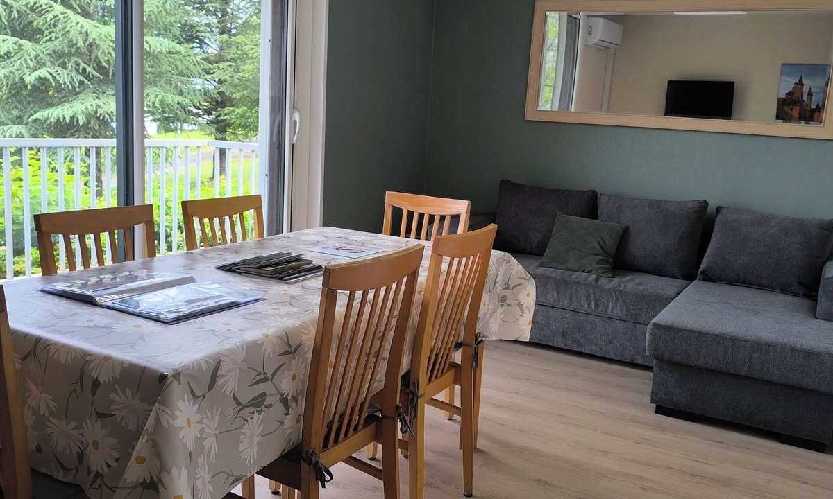 Ayen House | Holiday rental at the gateway to the Dordogne